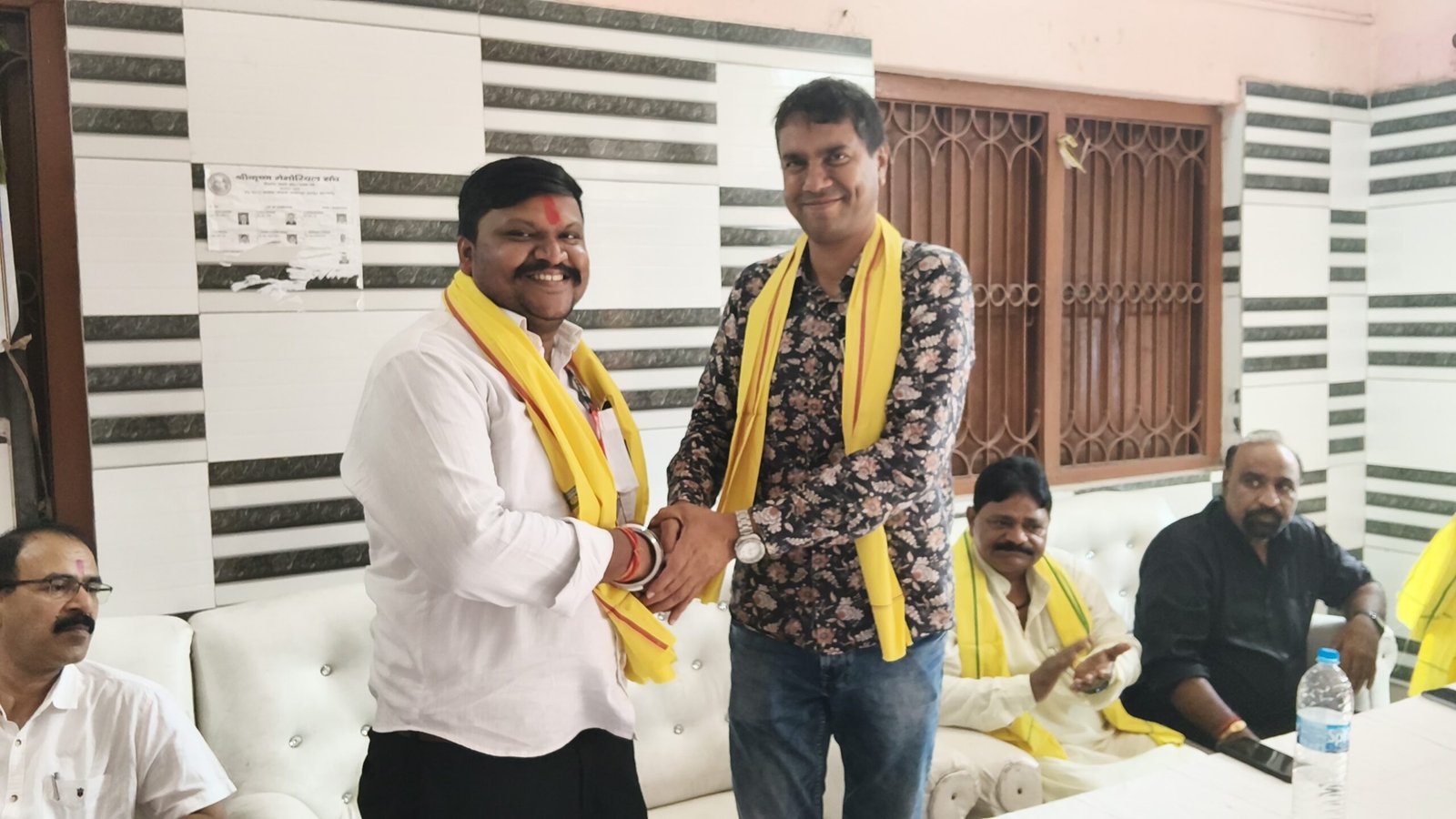 Jamshedpur : प्रेस पब्लिक मीडिया एसोसिएशन के राष्ट्रीय अध्यक्ष कुलदीप चौधरी सम्मानित, ब्रह्मर्षि विकास मंच के मुख्य संरक्षक विकास सिंह ने किया सम्मान