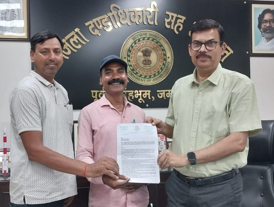 Jamshedpur Bagbera news: बागबेड़ा कॉलोनी जलापूर्ति में अनियमितता पर उपयुक्त को 15 सूत्री मांग पत्र