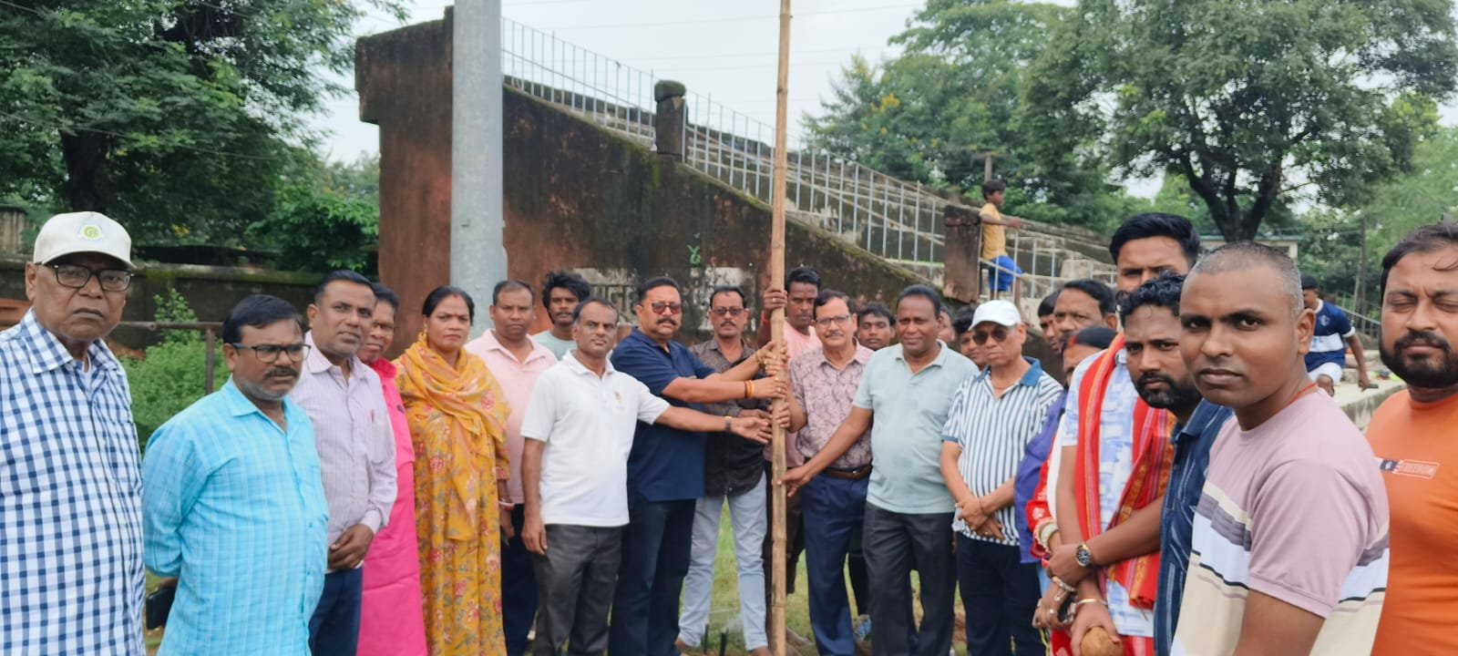 Jamshedpur News: बागुनहातु में 32वें श्री सार्वजनिक रावण दहन महोत्सव का भूमि पूजन संपन्न, संरक्षक अनुभव सिन्हा समेत पदाधिकारीगण रहे मौजूद