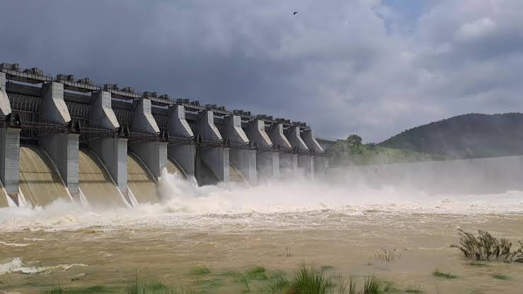 Chandil Dam Water level: चांडिल डैम का जलस्तर फिर बढ़ा, 180.44 मीटर पहुंचा, तीन रेडियल गेट खुले 1 Chandil Dam Water level: चांडिल डैम का जलस्तर फिर बढ़ा, 180.44 मीटर पहुंचा, तीन रेडियल गेट खुले
