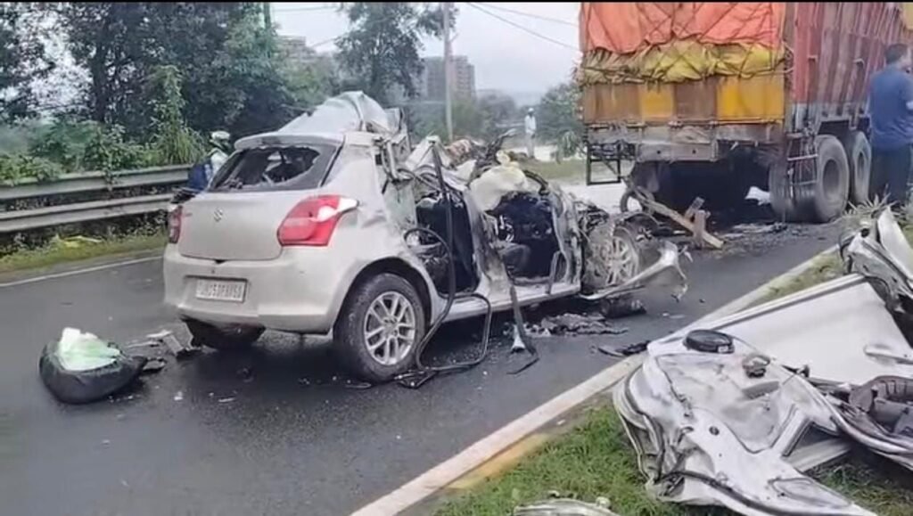 Big Breaking Jamshedpur: मरीन ड्राइव पर भीषण सड़क हादसा, मंत्री दीपिका पांडेय सिंह की बेटी समेत चार की मौत 3 The Jharkhand Wire