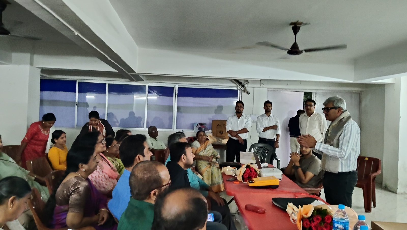 Jamshedpur News: आस्था स्पेस टाउन को मिली जीवनरक्षक AED मशीन, निवासियों को दिया गया CPR और आपातकालीन उपचार का प्रशिक्षण 29 Jamshedpur News: आस्था स्पेस टाउन को मिली जीवनरक्षक AED मशीन, निवासियों को दिया गया CPR और आपातकालीन उपचार का प्रशिक्षण