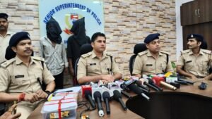 Jamshedpur Police in action: परसुडीह पुलिस की कार्रवाई, दो युवक गिरफ्तार, चोरी की बाइक और महंगे मोबाइल बरामद 15 Jamshedpur Police in action: परसुडीह पुलिस की कार्रवाई, दो युवक गिरफ्तार, चोरी की बाइक और महंगे मोबाइल बरामद